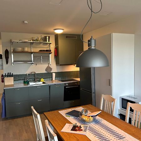 Newly Built Bright Apartment, Close To Everything If You Want To Visit Stockholm, You Will Find The Perfect Accommodation Here! Ferry Line 80 Makes It Very Convenient And Easy To Get To The City Center Nacka Exteriör bild