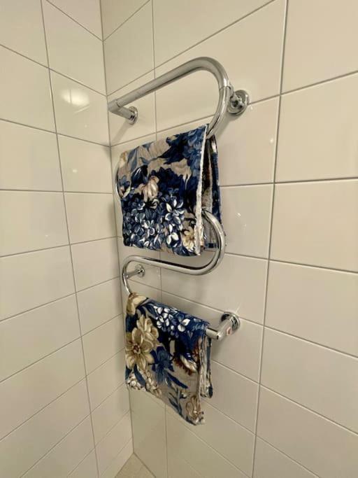 Newly Built Bright Apartment, Close To Everything If You Want To Visit Stockholm, You Will Find The Perfect Accommodation Here! Ferry Line 80 Makes It Very Convenient And Easy To Get To The City Center Nacka Exteriör bild