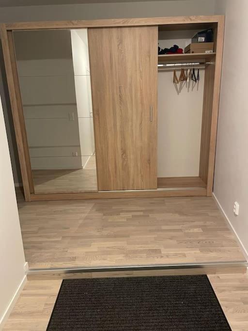 Newly Built Bright Apartment, Close To Everything If You Want To Visit Stockholm, You Will Find The Perfect Accommodation Here! Ferry Line 80 Makes It Very Convenient And Easy To Get To The City Center Nacka Exteriör bild